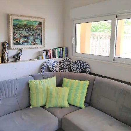 Punta Blava: Beachfront Family Retreat With Sea Views *