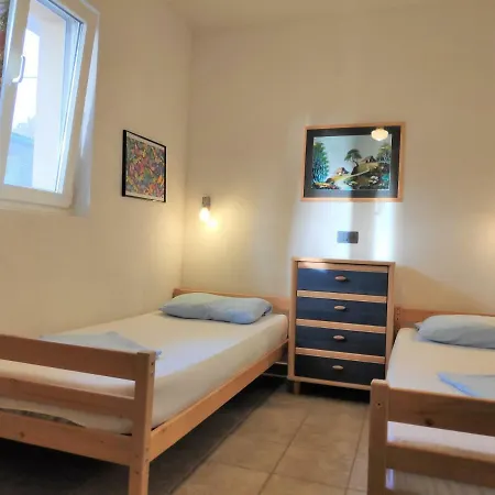 Punta Blava: Beachfront Family Retreat With Sea Views Obrovac