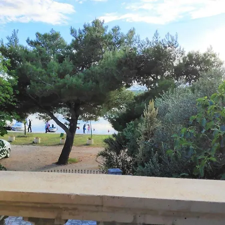 Punta Blava: Beachfront Family Retreat With Sea Views Apartment *