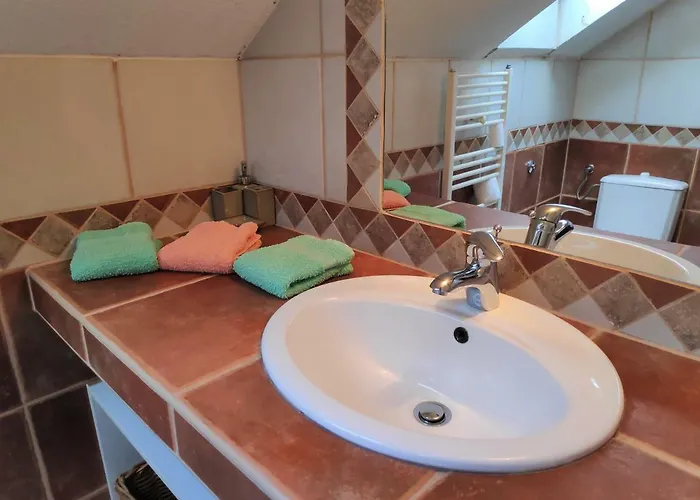 Villa PUNTA BLAVA, beach-front, sea-view, large terraces, internet, Netflix, ideal for quiet vacation *