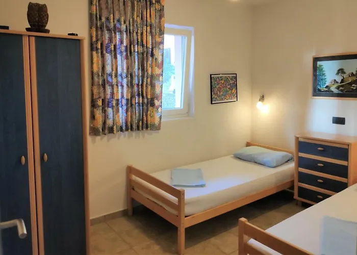 Villa PUNTA BLAVA, beach-front, sea-view, large terraces, internet, Netflix, ideal for quiet vacation Apartamento *