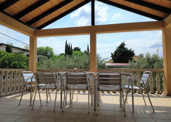 Villa PUNTA BLAVA, beach-front, sea-view, large terraces, internet, Netflix, ideal for quiet vacation
