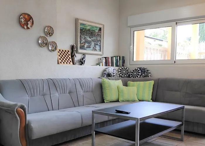 Apartamento Villa PUNTA BLAVA, beach-front, sea-view, large terraces, internet, Netflix, ideal for quiet vacation *