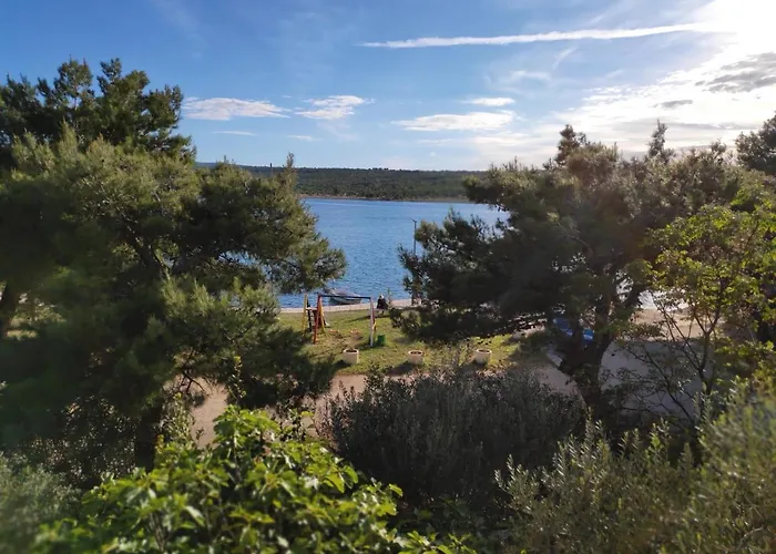 Villa PUNTA BLAVA, beach-front, sea-view, large terraces, internet, Netflix, ideal for quiet vacation Apartamento