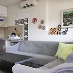 Punta Blava - Beachfront Family With Sea View - No Pets Allowed Appartement Obrovac