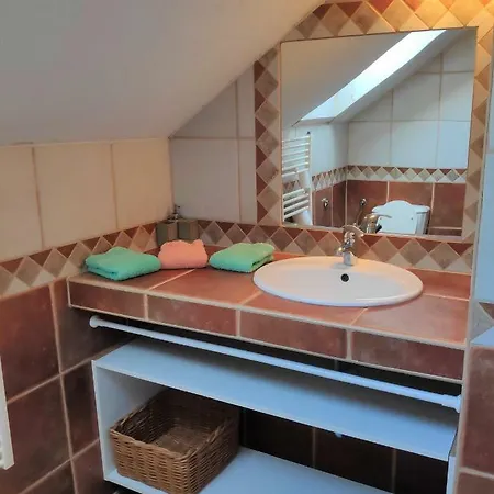 Punta Blava - Beachfront Family With Sea View - No Pets Allowed * Obrovac
