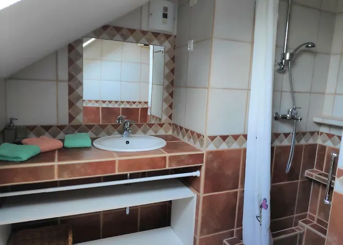 Villa PUNTA BLAVA, beach-front, sea-view, large terraces, internet, Netflix, ideal for quiet vacation Apartamento