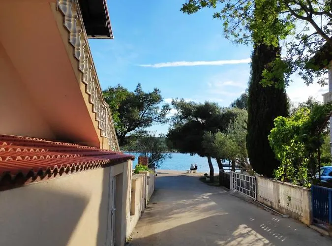 Lägenhet Punta Blava - Front, Ideal For Kids, Large Terraces With Sea View, Internet, Netflix, No Pets Allowed, 3kw Ev Ch Obrovac